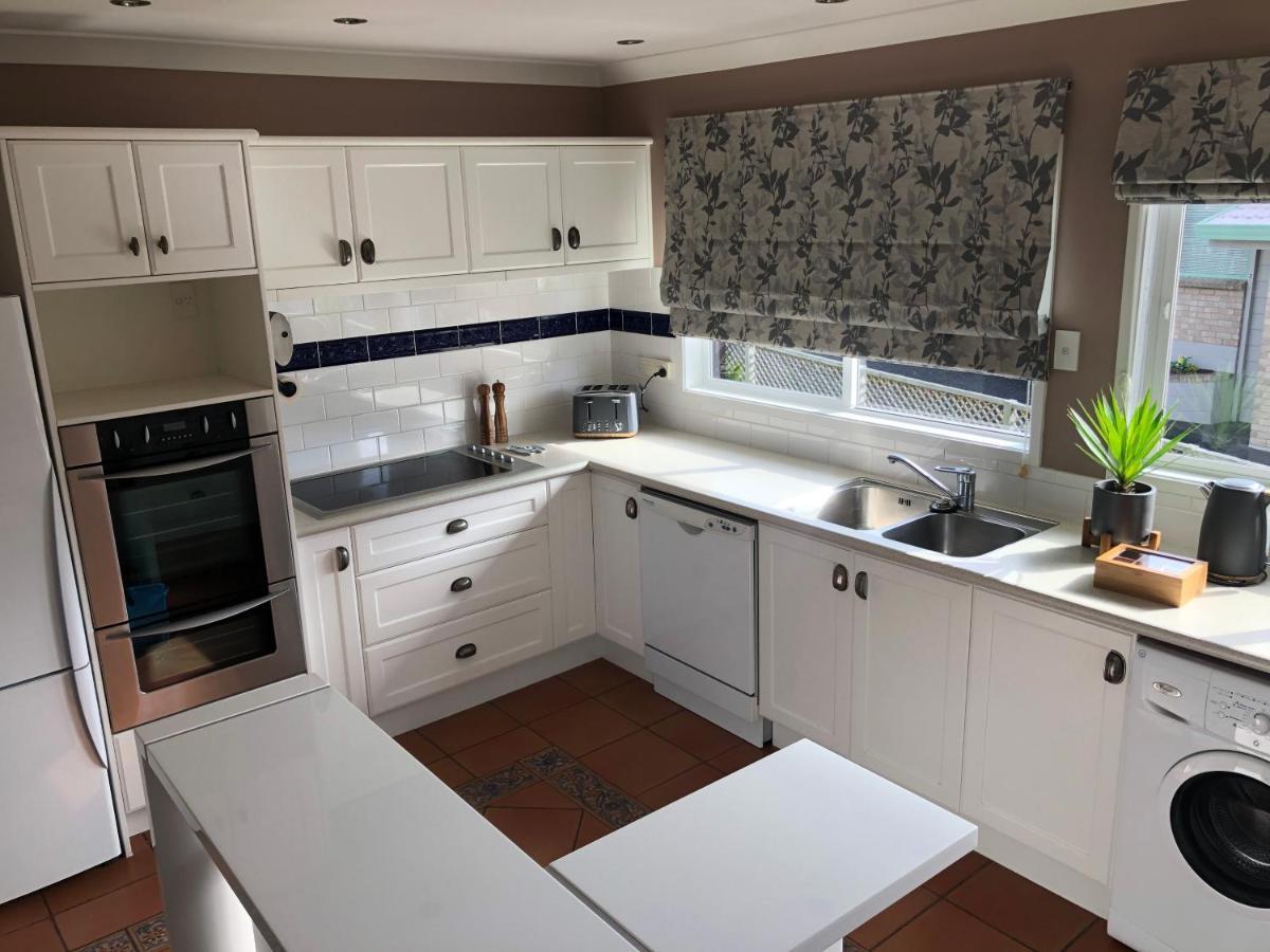 Central Howick Uxbridge Apartments Оукланд Екстериор снимка